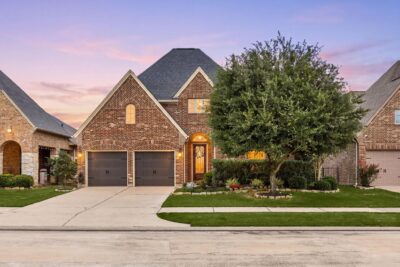 Lakeside single-story home in Cross Creek Ranch, Fulshear near Katy